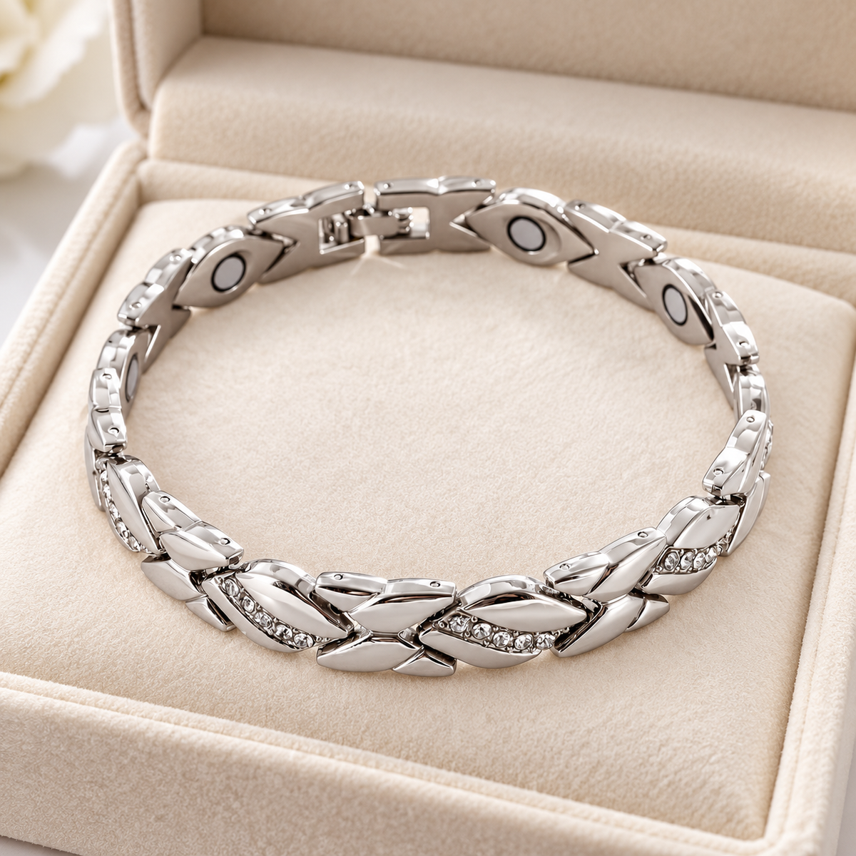 NSJMB03 bracelet in velvet box